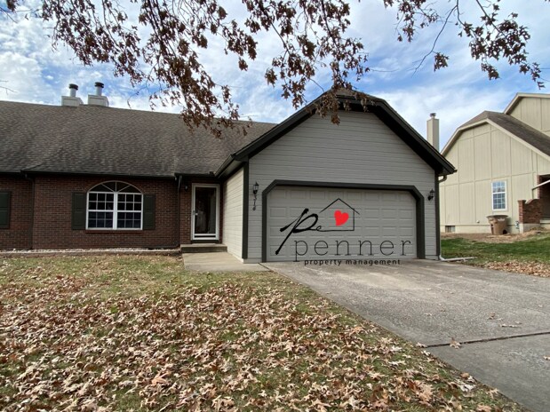 Building Photo - 314 N Park Dr