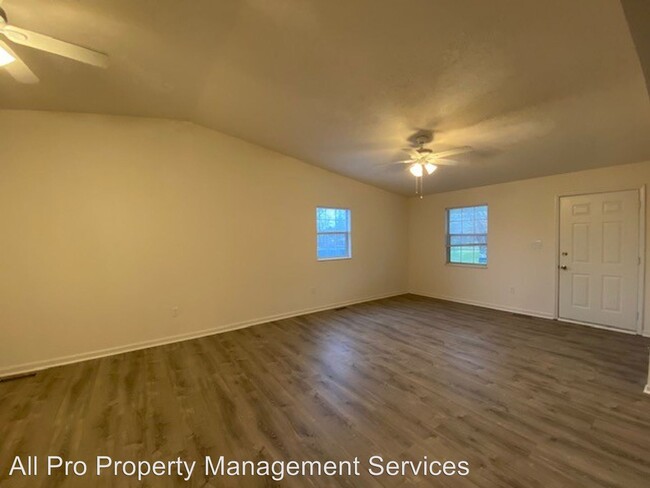 Building Photo - 2 br, 2 bath House - 1310 South Circle Drive