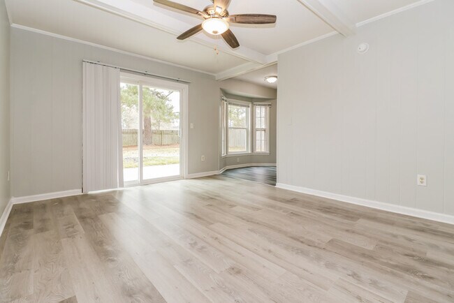 Building Photo - Charming Brick Home in Summerville