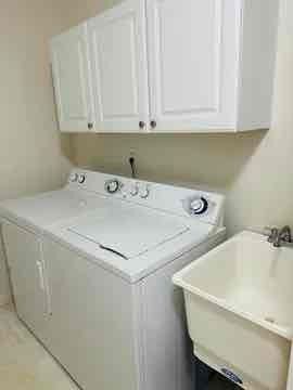 Foto del edificio - 16423 Claremont Dr