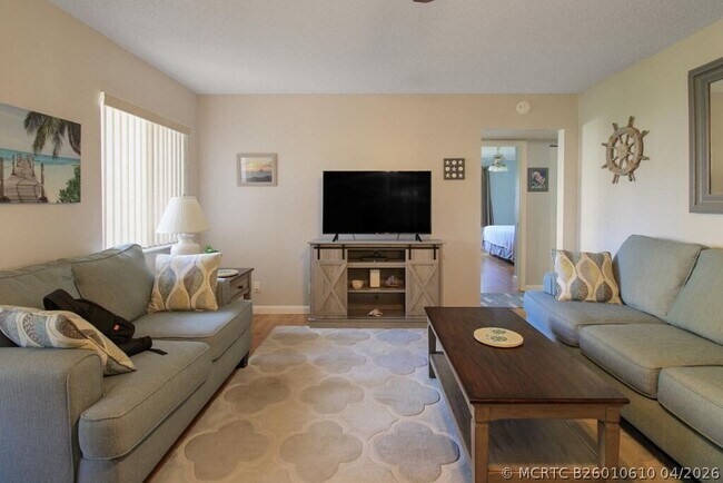 Foto del edificio - 407 Pine Glen Ln