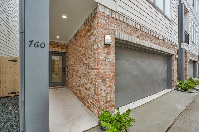 Foto del edificio - 760 W Donovan St
