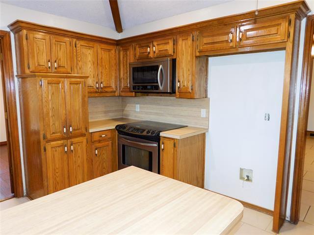Building Photo - 805 Sandy Creek Dr