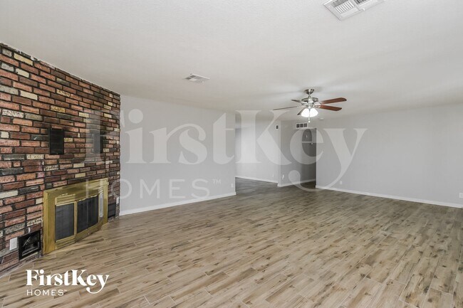 Building Photo - 507 S Rogers