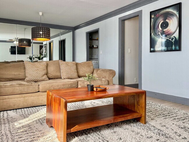 Building Photo - 215 Piedmont Ave NE