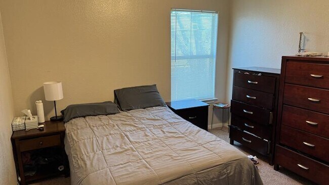 Foto del edificio - 106 Franklin Blvd