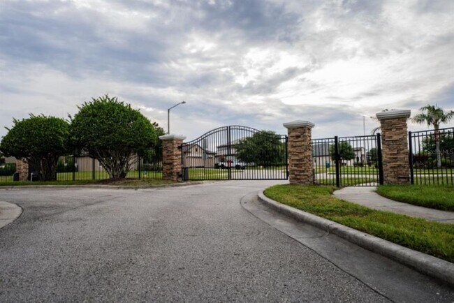 Building Photo - 913 Buckhurst Dr