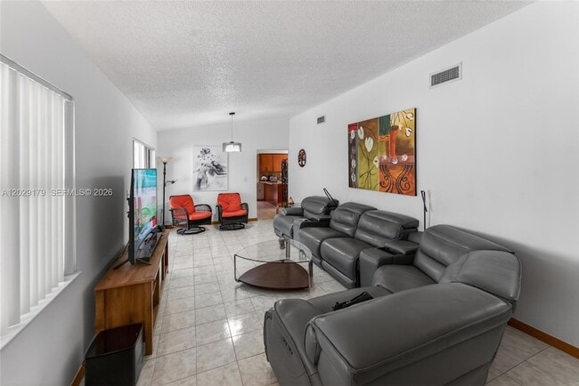 Foto del edificio - 5274 SW 145th Ave