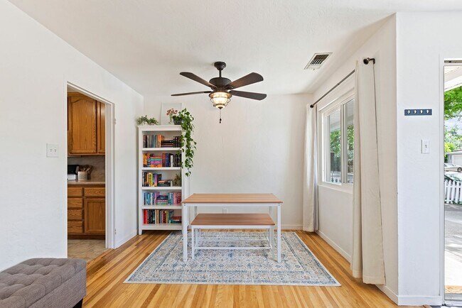 Foto del edificio - Charming 3-bedroom, 1-bath home in Anderson