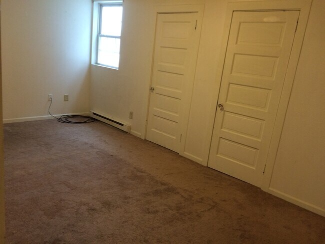 Bedroom at end of hall - 542 Midland Ave