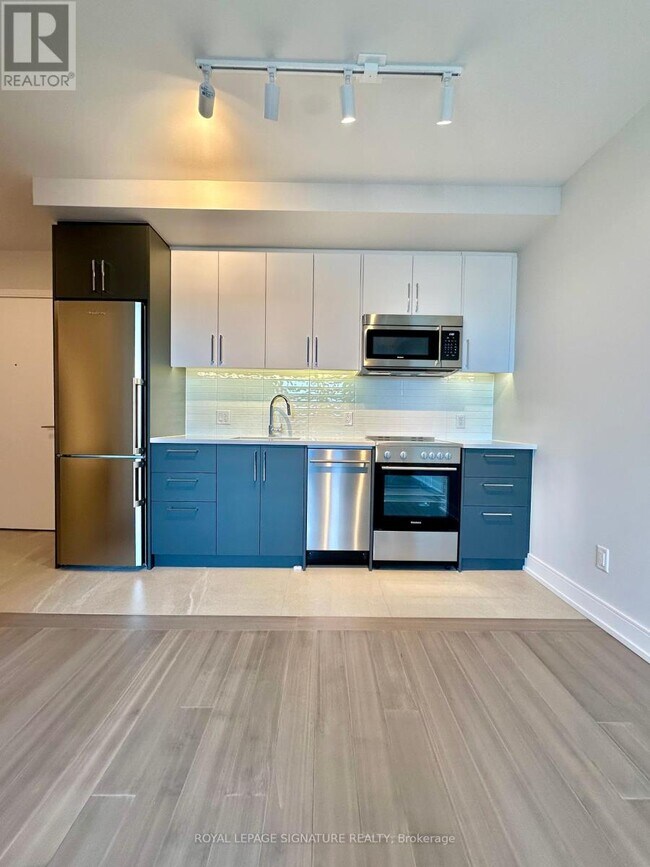 Photo du bâtiment - 664-664 Spadina Ave.