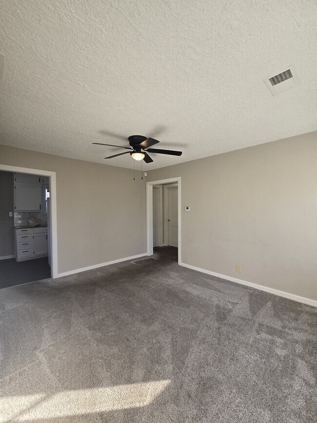 Foto del edificio - 1642 N Erie St