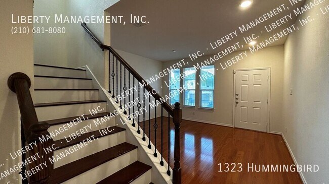 Building Photo - 1323 Hummingbird-