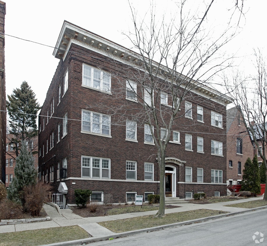 Building Photo - 2314 E Wyoming Pl