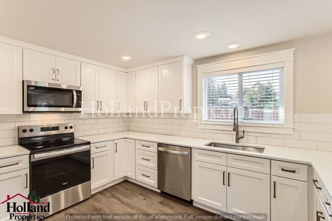 Foto del edificio - Fully Remodeled 3 bed/2 bath Single level ...