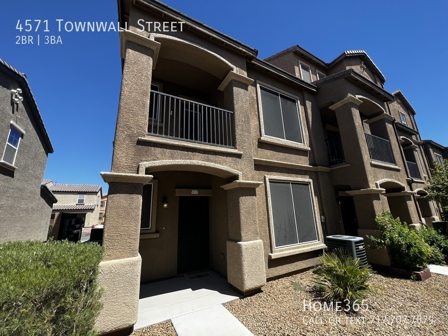 Primary Photo - Townhome with a garage!