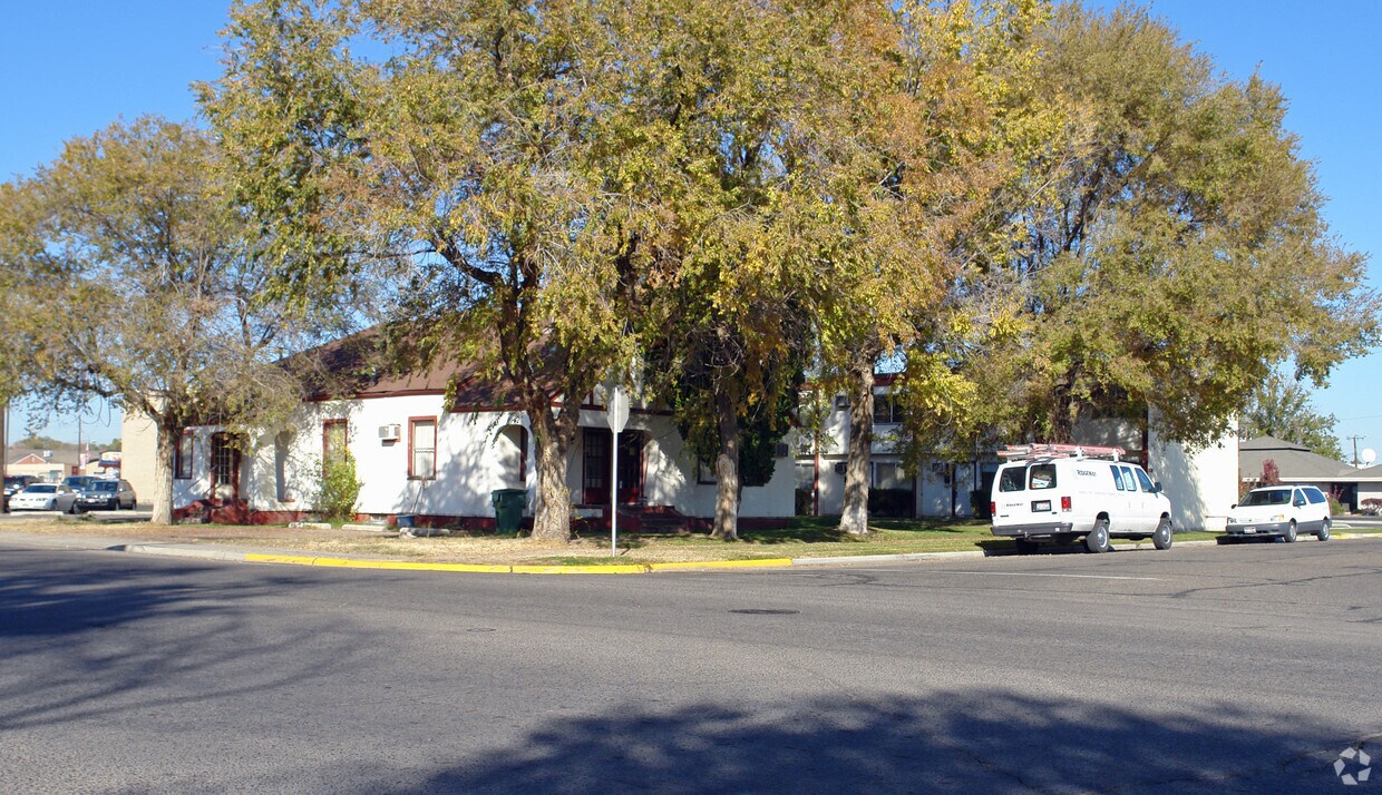 Primary Photo - 489 SW 5th Ave