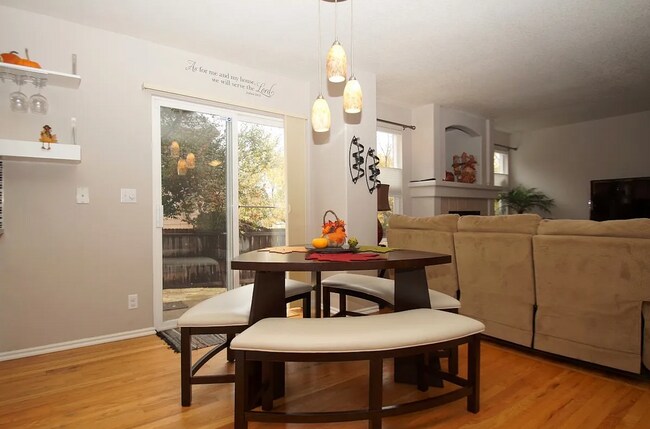 Building Photo - 3-Bedroom, 2.5-Bathroom Home in Cherry Cre...