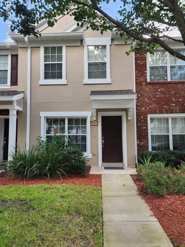 Foto principal - 6694 Arching Branch Cir