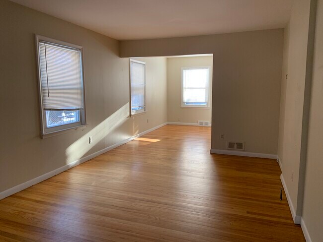 living-dining - 1515 W Farnum Ave