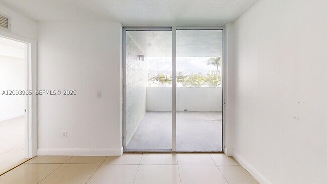 Foto del edificio - 219 NW 12th St