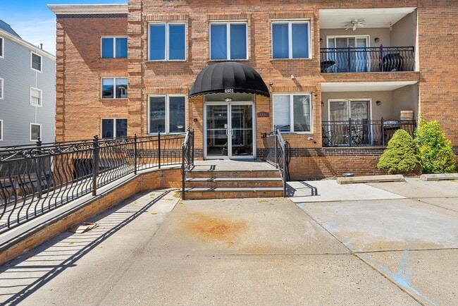 Building Photo - 4401 Smith Ave