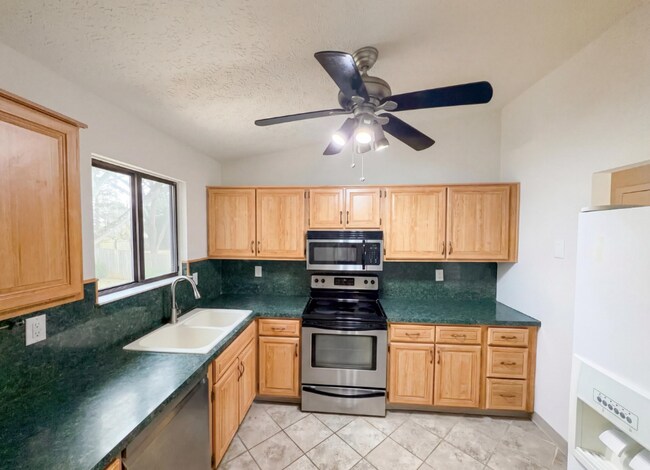 Foto del edificio - 6628 Brock St