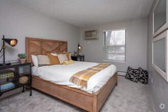 2BR, 2BA - 1,100 SF - Audenn Apartments