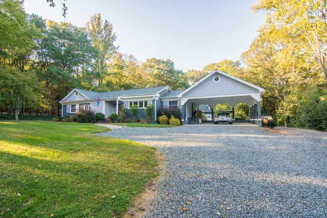 Building Photo - 1000 Jefferson Dr