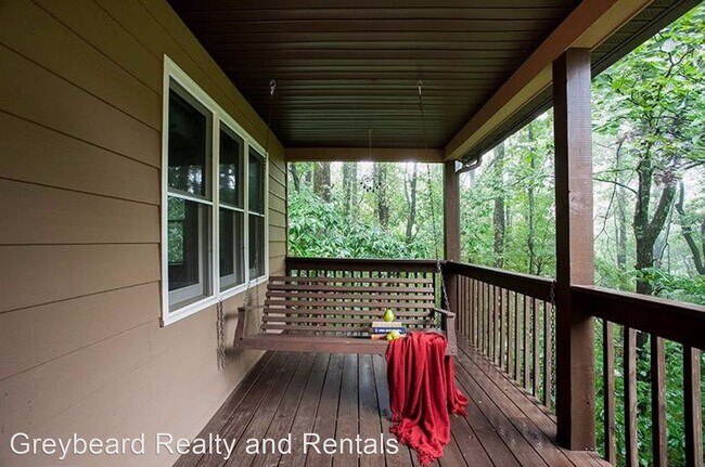 Foto del edificio - 3 br, 2 bath House - 148 Locust Ridge