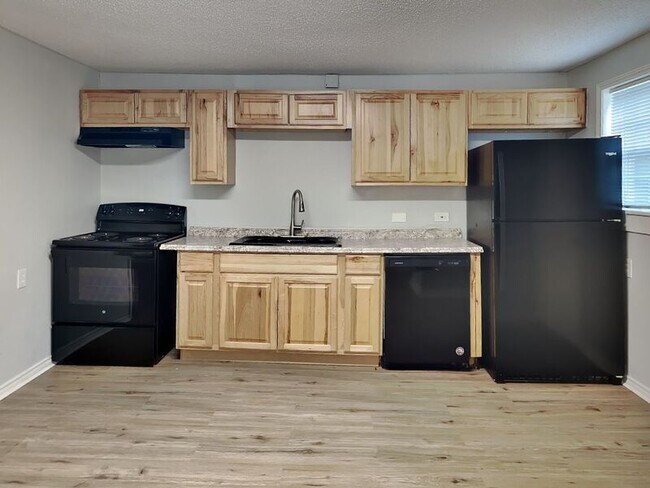 Building Photo - 309 Marengo St