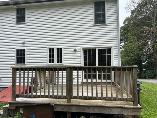 Building Photo - 10 Canali Dr