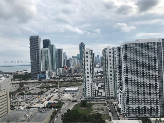 Foto del edificio - 1600 NE 1st Ave