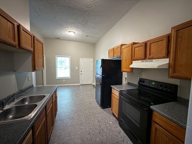 Building Photo - 3-BED 1-BATH SINGLE FAMILY HOME