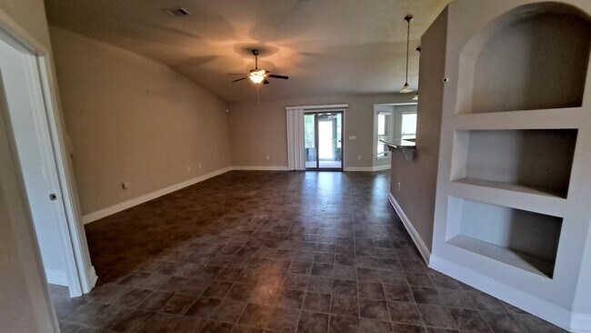 Foto del edificio - 6658 Redfield St
