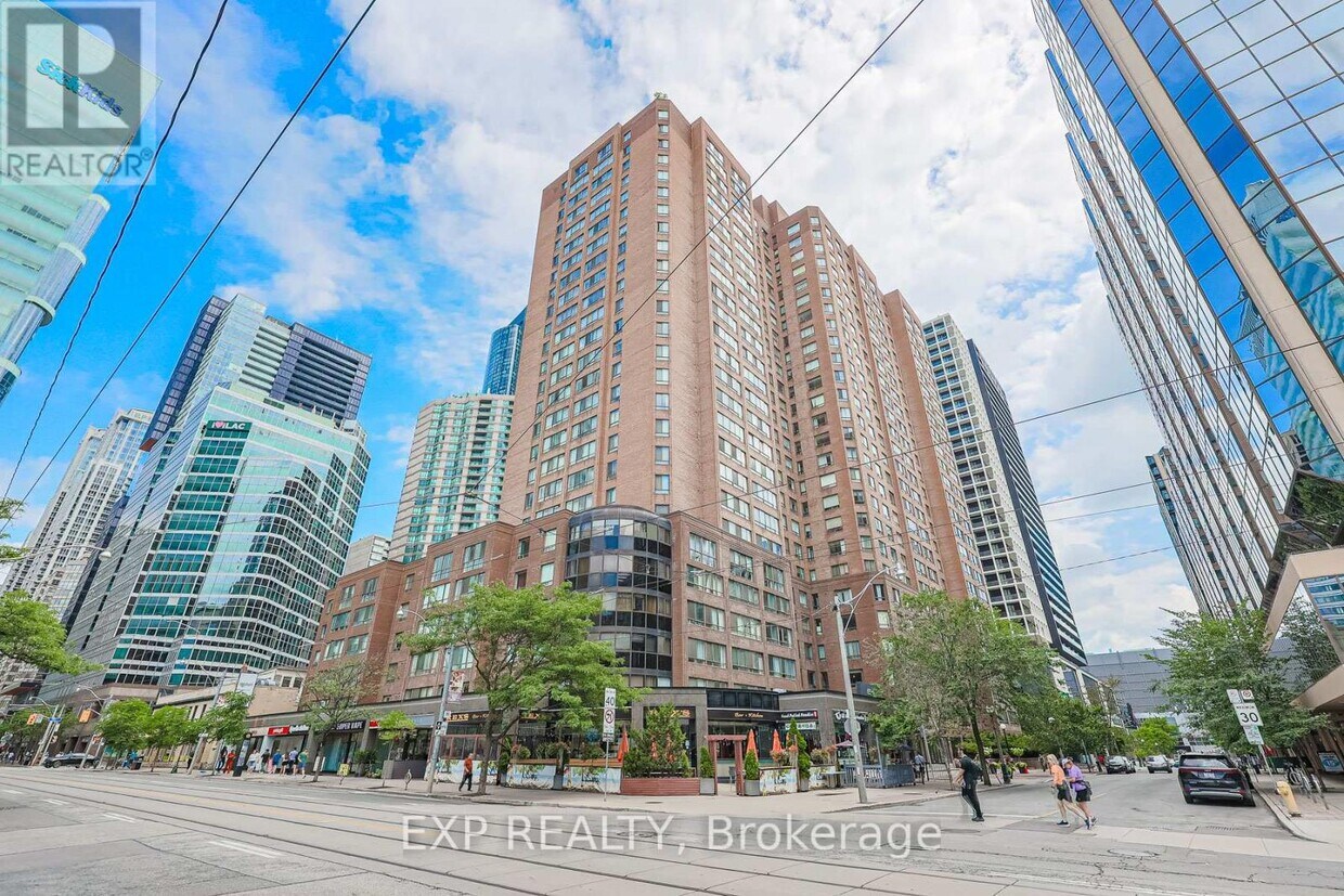 Primary Photo - 633-633 Bay St.