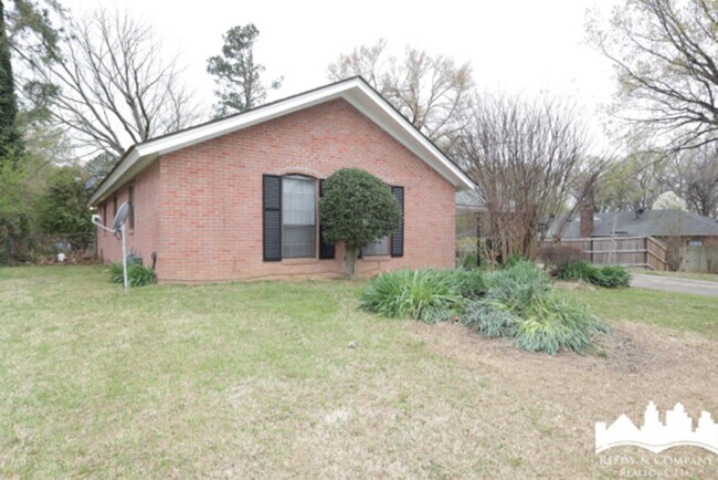 Building Photo - 2759 Galaxie St