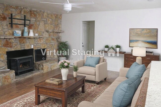 Building Photo - "Beautifully updated 4-Bedroom 2-Bath in A...