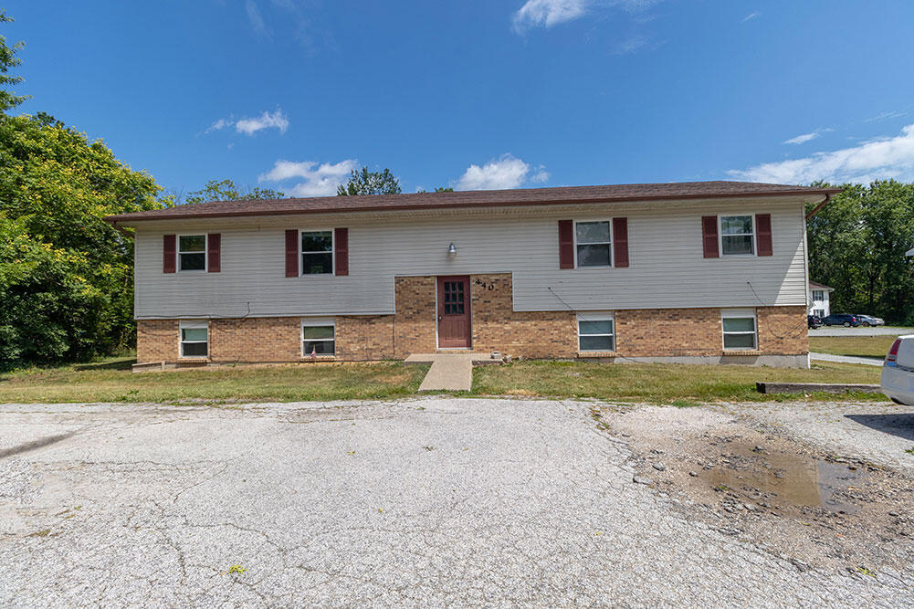 Primary Photo - 440 NE Park Ln