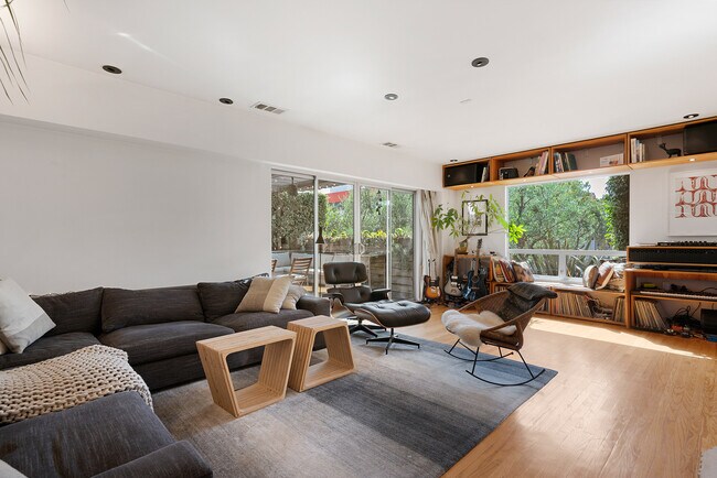 Building Photo - 1666 S CURSON Ave