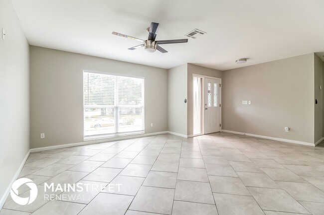 Building Photo - 822 Black Knight Dr