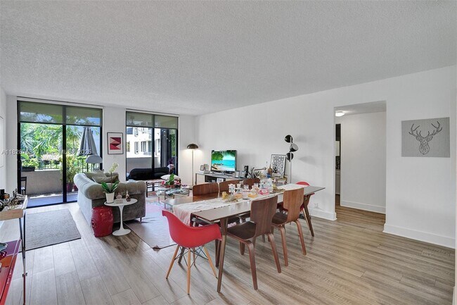 Building Photo - 161 Crandon Blvd