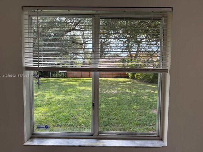 Foto del edificio - 2522 NE 184th Terrace