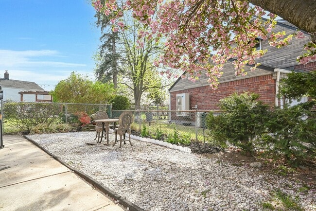 Building Photo - 072 Yerger Rd
