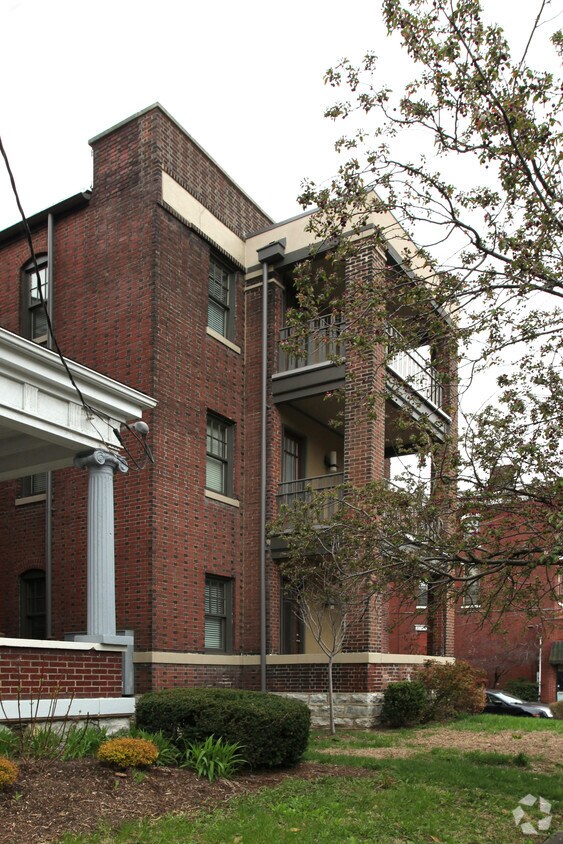 Foto del edificio - 105 E Oak St