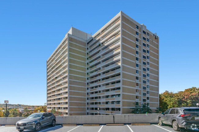 6101 Edsall Rd - Alexandria Knolls West