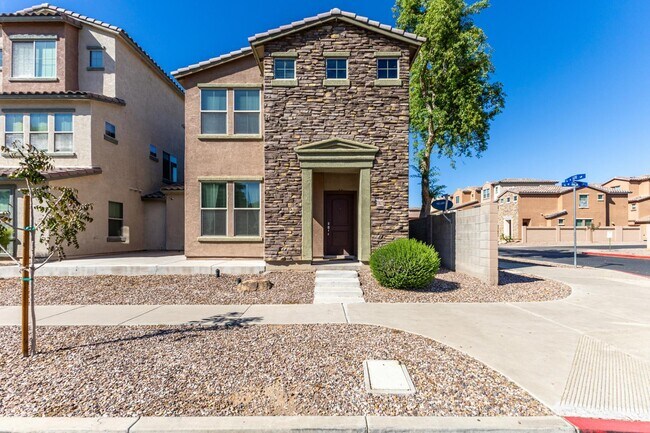 Building Photo - 7742 W Palm Ln