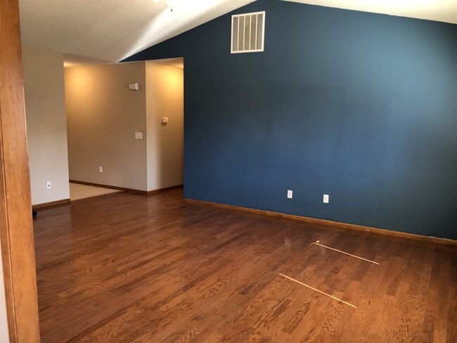 Building Photo - 9205 Whispering Woods Dr