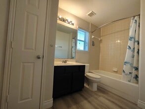 Building Photo - 2306 Waterford Park St