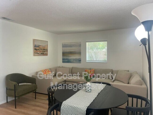 Building Photo - 2229 Montclair Dr